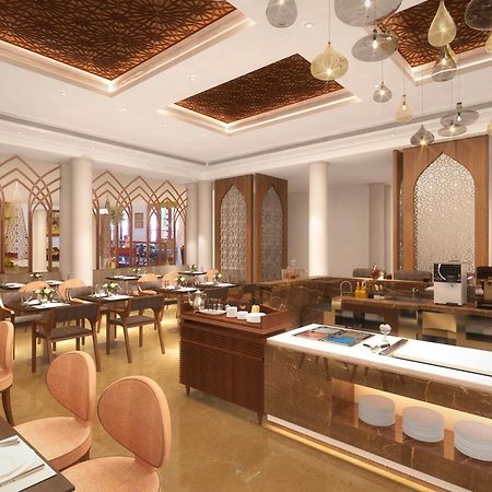 Taj Mahal Lucknow Hotell Exteriör bild