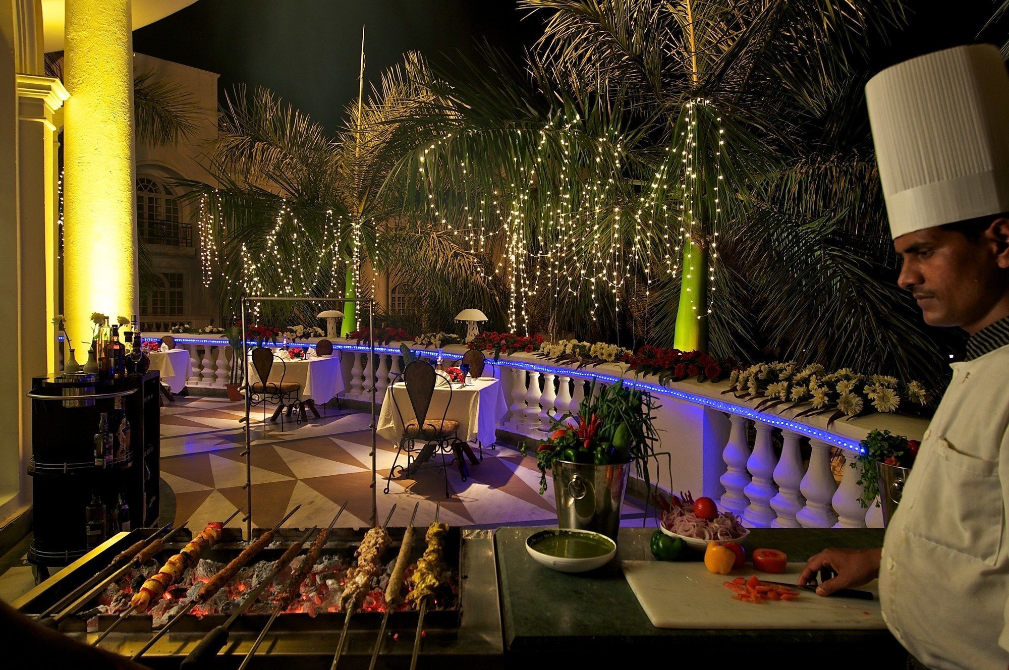 Taj Mahal Lucknow Hotell Exteriör bild